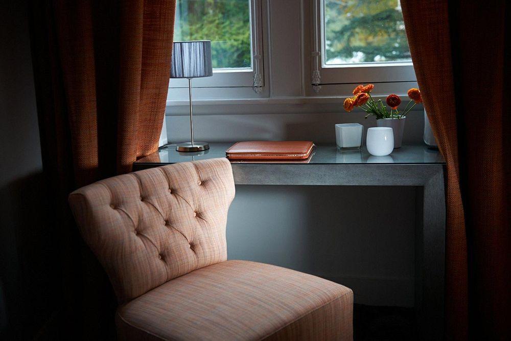 Maison D'Anthouard Ecully Bagian luar foto