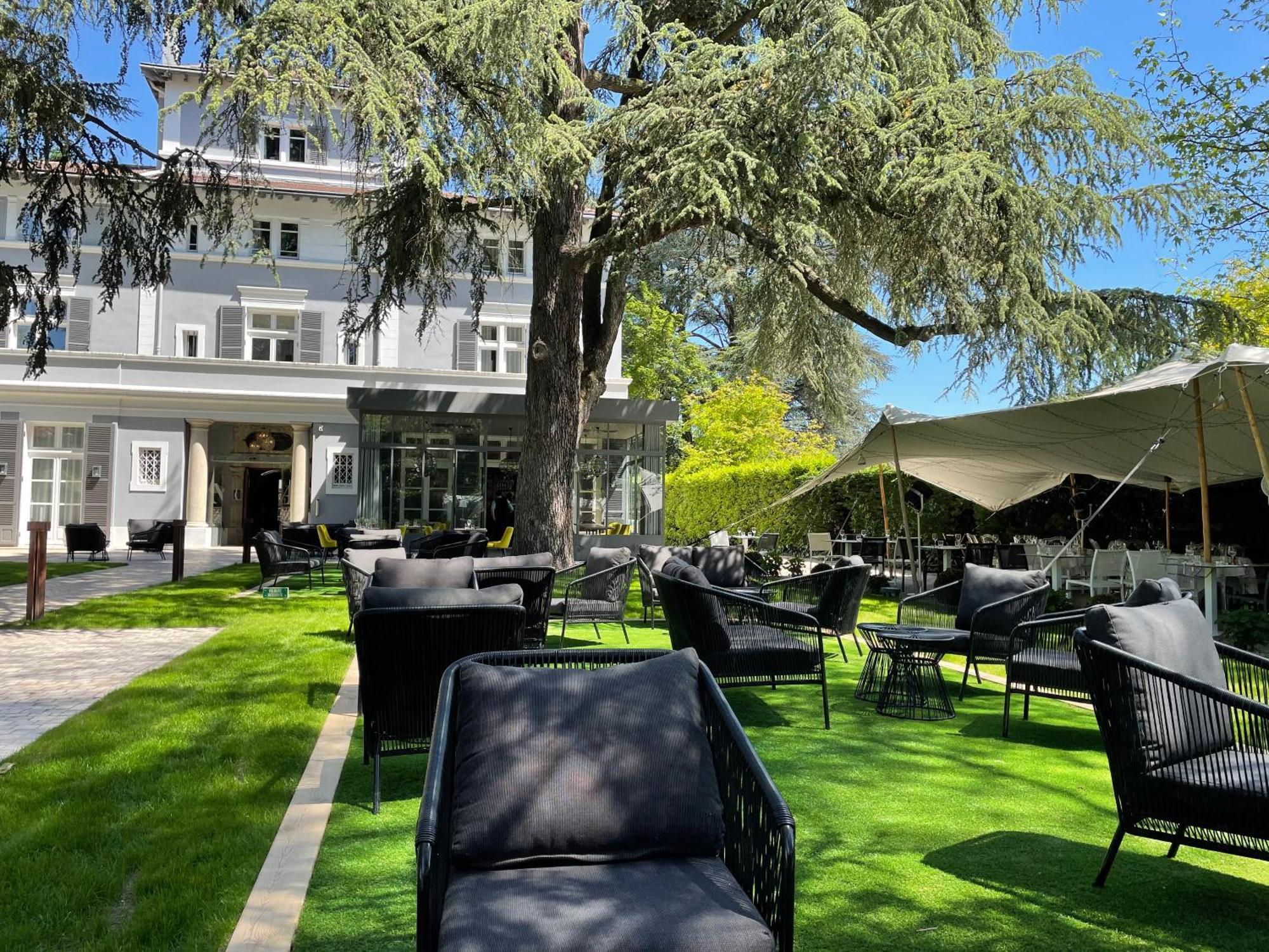 Maison D'Anthouard Ecully Bagian luar foto